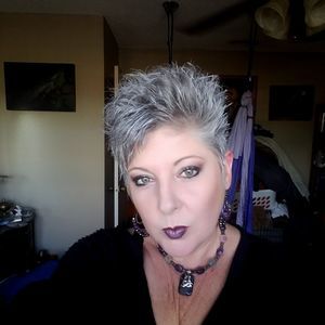 Meet your Posher, Valerie